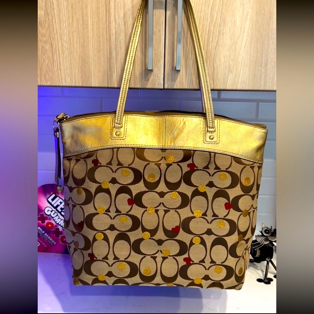 Coach Signature Laura “Secret Admirer” Gold & Brown Lrg Tote Bag w/ Charm & Tag - Picture 2 of 10